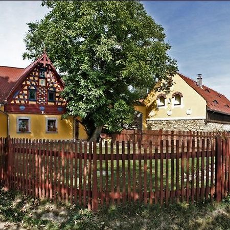 Hrazdeny Statek Mytinka Guest House Exterior photo